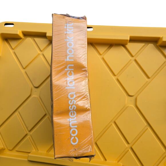 Vintage Contessa Latch Hook Rug Kit, model KR213 - Picture 2 of 8